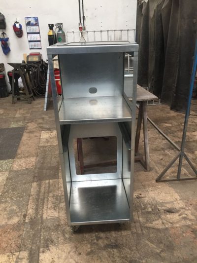Mueble para cafetera y nevera de oficina