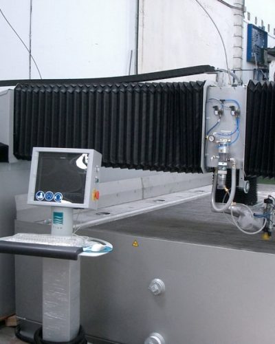 Máquina de Corte por Agua